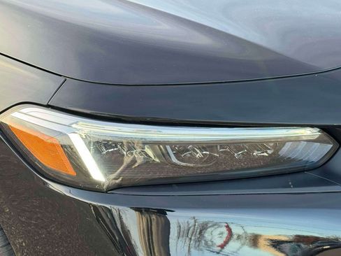 Used 2024 Honda Civic EX-L image 10