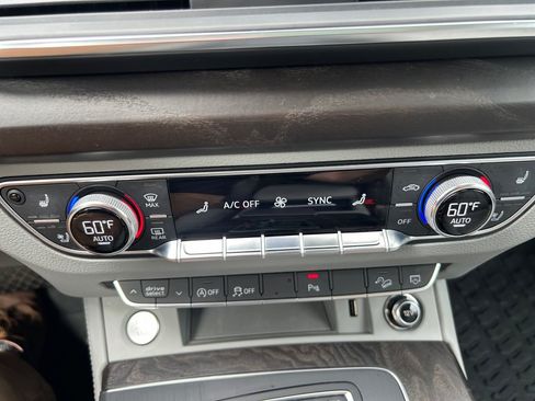 Used 2019 Audi Q5 2.0T Premium Plus AWD/4WD image 18