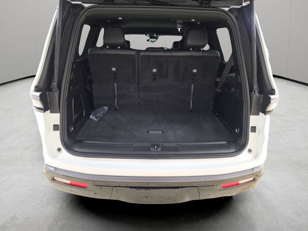 New 2026 Jeep Grand Wagoneer 4WD image 10