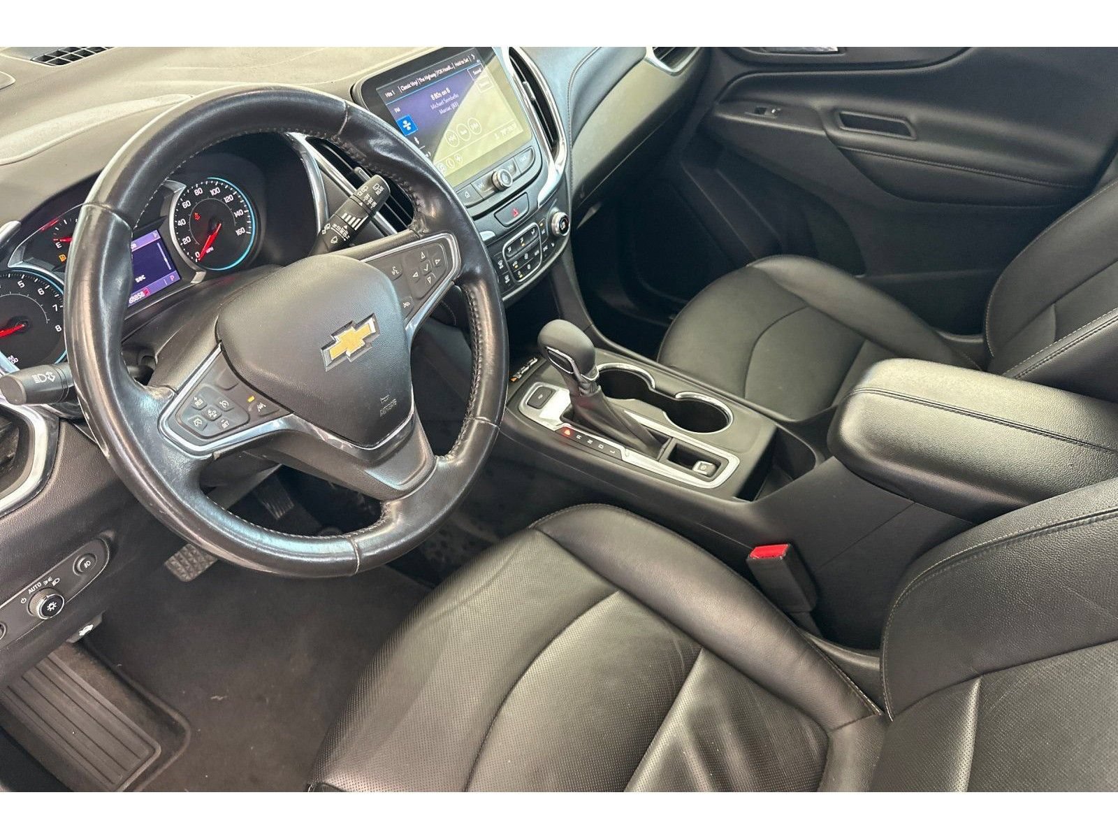 Used 2020 Chevrolet Equinox Premier w/ Premier Redline Edition FWD image 10