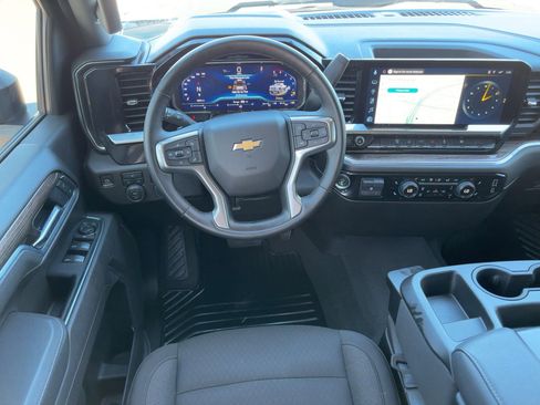 Used 2025 Chevrolet Silverado 2500 LT w/ Convenience Package image 27