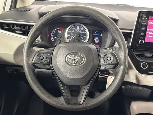 Used 2020 Toyota Corolla LE image 23