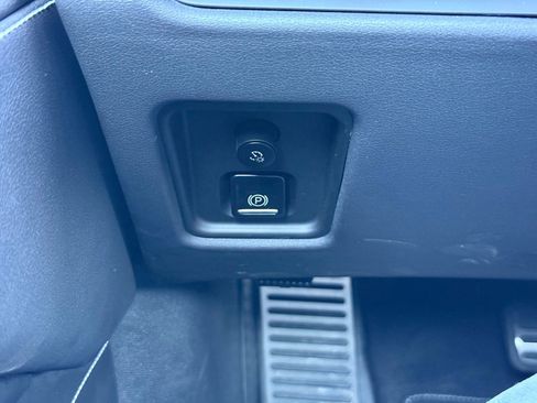 Used 2024 Chevrolet Corvette Stingray Coupe w/ 1LT image 35