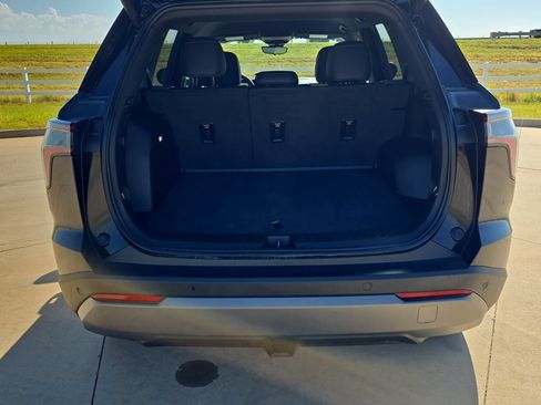 Used 2025 Chevrolet Equinox LT w/ Convenience Package II FWD image 12