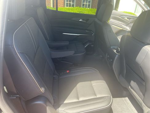 Used 2025 Chevrolet Traverse High Country w/ LPO, Floor Liner Package AWD/4WD image 39