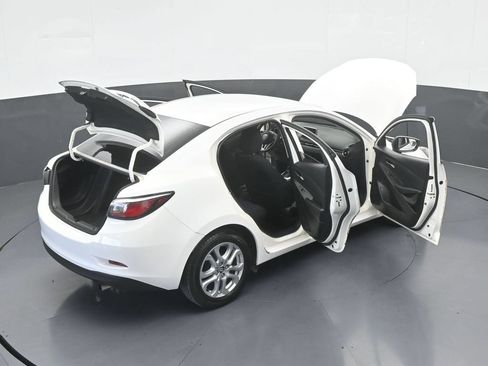 Used 2017 Toyota Yaris iA FWD image 70