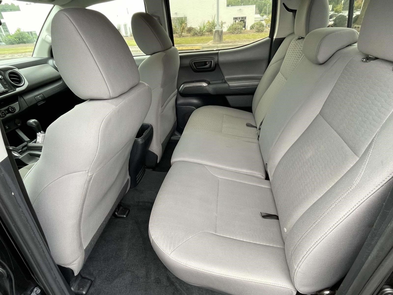 Used 2018 Toyota Tacoma SR5 RWD image 10