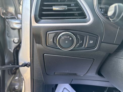 Used 2022 Ford Edge SEL image 15