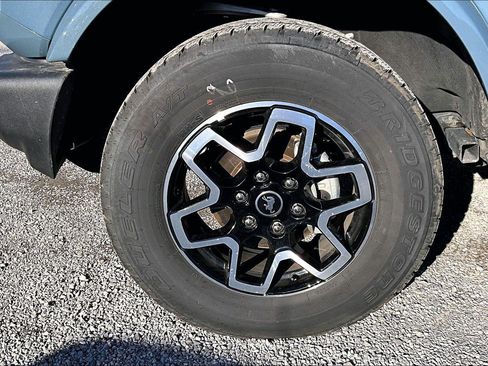 Used 2025 Ford Bronco Outer Banks image 8