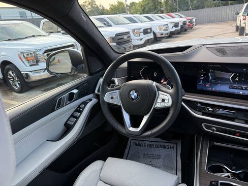 Used 2024 BMW X7 xDrive40i AWD/4WD image 22
