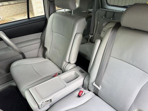 Used 2013 Toyota Highlander SE AWD/4WD image 18