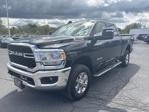 Used 2024 RAM 2500 Big Horn AWD/4WD image 11