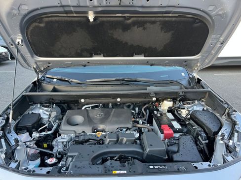 Used 2025 Toyota RAV4 XLE image 31