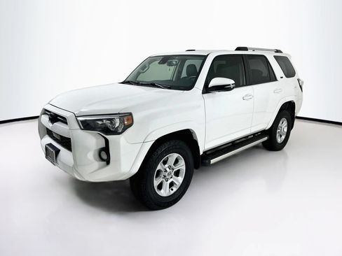 Used 2020 Toyota 4Runner SR5 Premium w/ Moonroof Package AWD/4WD image 3