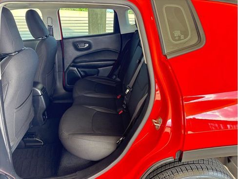 Used 2020 Jeep Compass Sport image 11