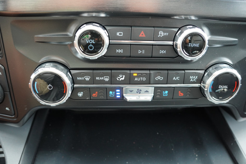 New 2027 Ford F350 Lariat w/ Black Appearance Package AWD/4WD image 18