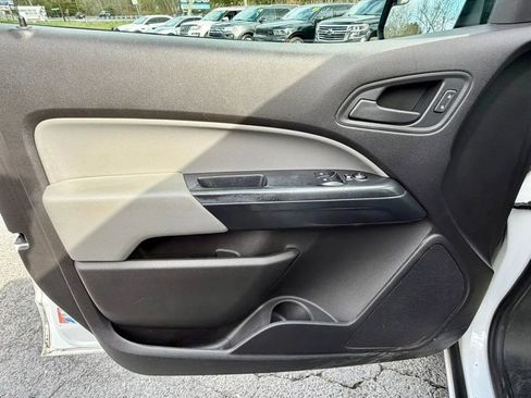 Used 2018 Chevrolet Colorado W/T w/ WT Convenience Package RWD image 12