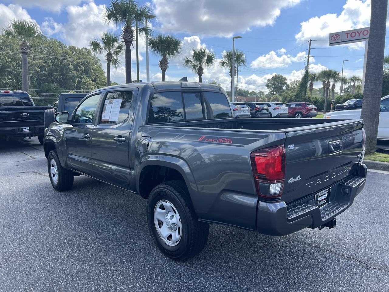 Used 2018 Toyota Tacoma SR w/ SR Convenience Package AWD/4WD image 8