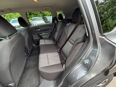 Used 2025 Nissan Rogue SV FWD image 38
