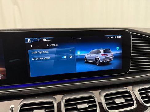Used 2025 Mercedes-Benz GLS 450 4MATIC image 32