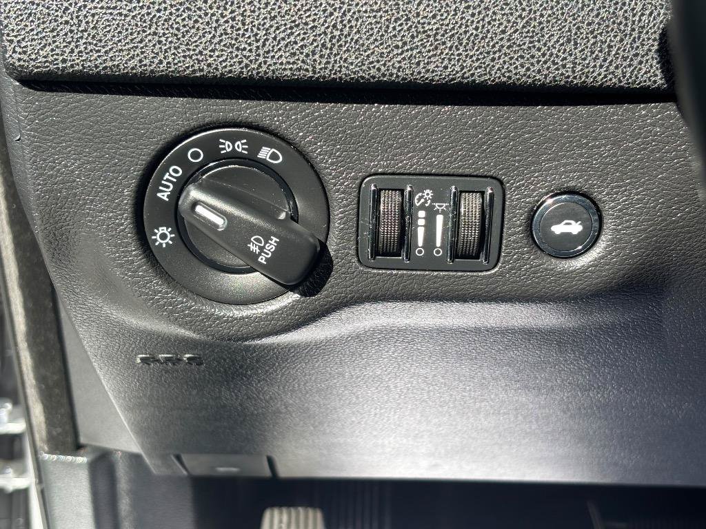 Used 2013 Chrysler 300 S RWD image 15