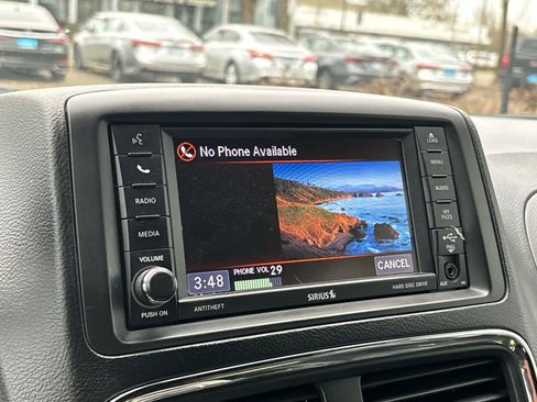 Used 2019 Dodge Grand Caravan SXT image 11