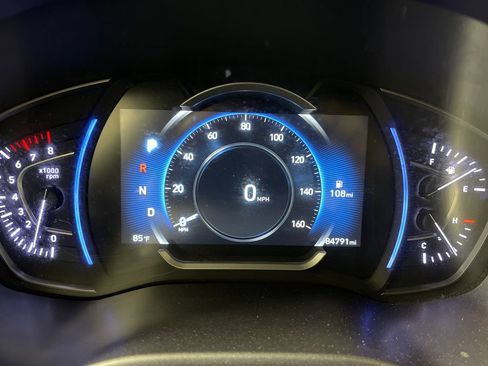Used 2020 Hyundai Santa Fe SEL w/ Convenience + Premium Package FWD image 20