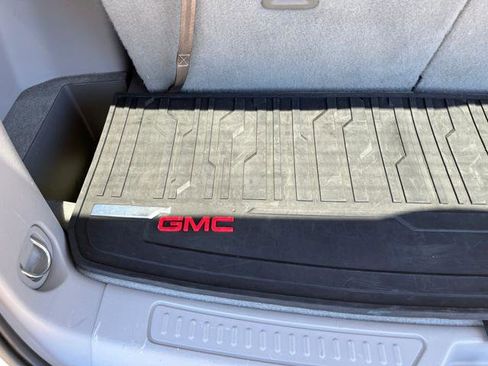 Used 2017 GMC Acadia SLT image 21