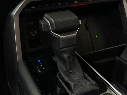 Used 2024 Toyota Tundra Platinum AWD/4WD image 17
