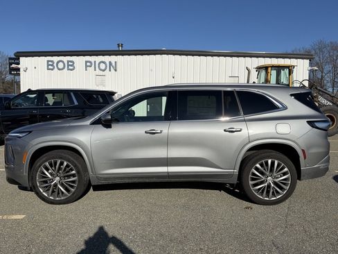 New 2026 Buick Enclave Avenir w/ Super Cruise Package image 2
