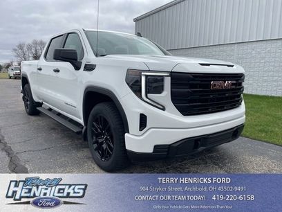 Used 2023 GMC Sierra 1500 Pro w/ Graphite Edition