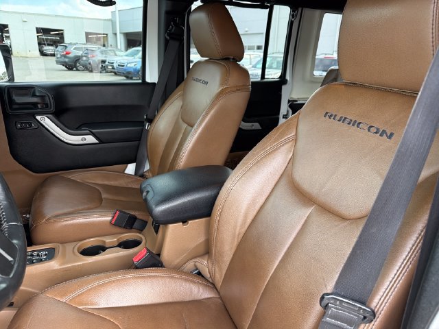 Used 2014 Jeep Wrangler Unlimited Rubicon w/ Connectivity Group AWD/4WD image 19