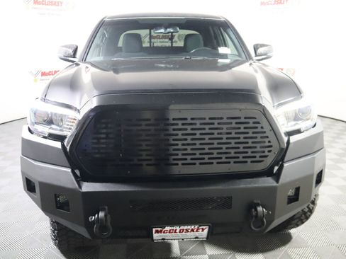 Used 2016 Toyota Tacoma TRD Off-Road w/ Towing Package AWD/4WD image 16