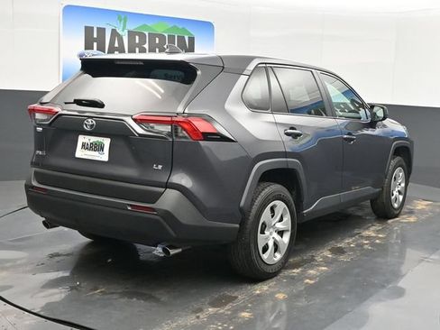 Used 2022 Toyota RAV4 LE FWD image 5
