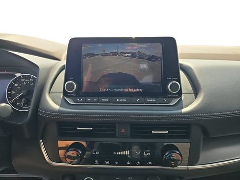 Used 2023 Nissan Rogue SV FWD image 22