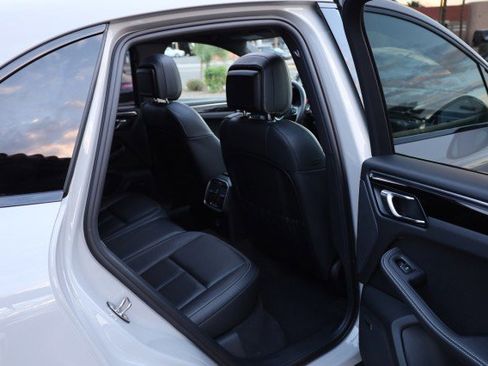 Used 2023 Porsche Macan S image 52