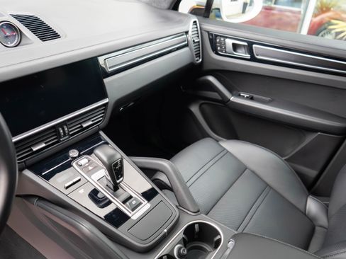 Used 2022 Porsche Cayenne GTS image 16