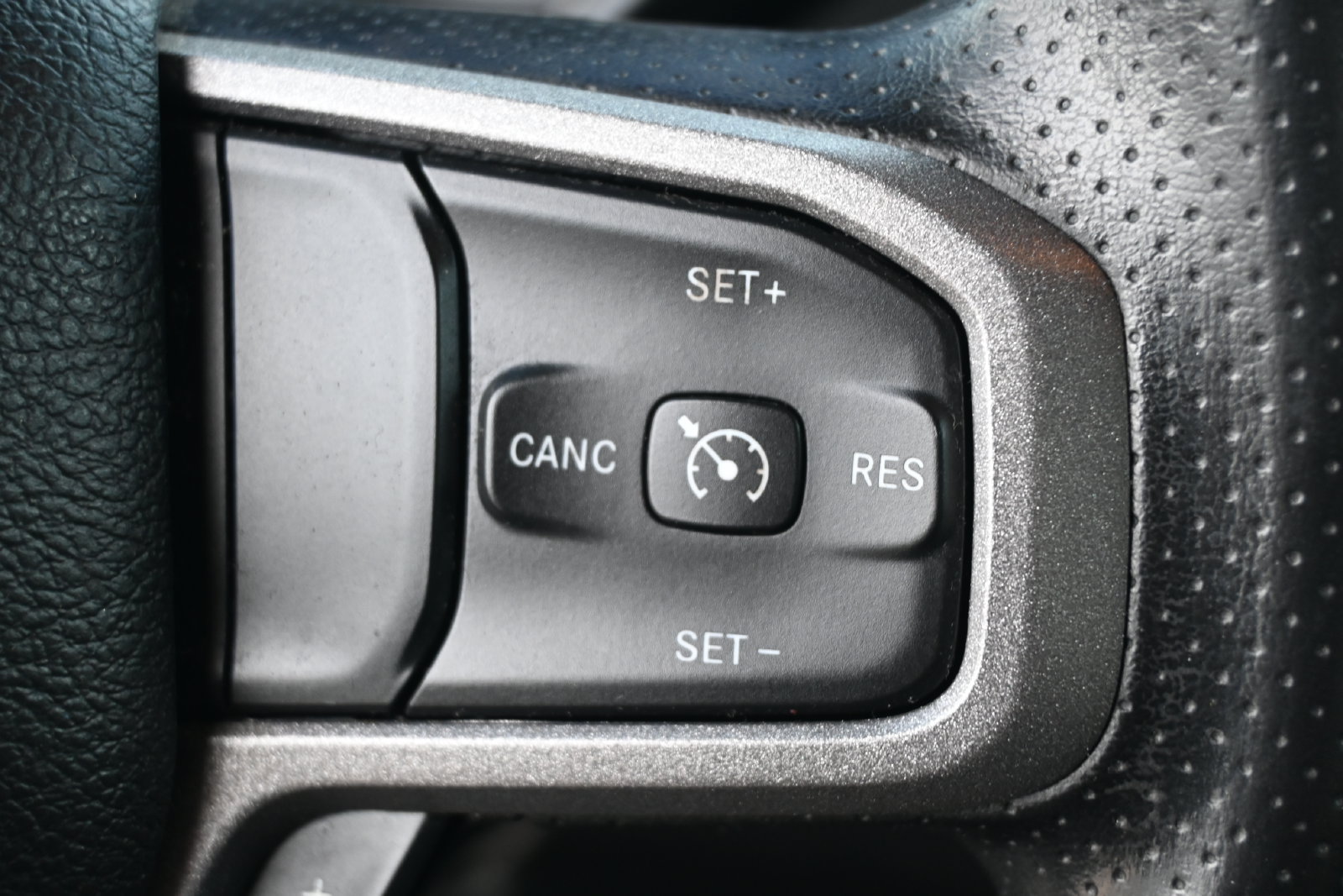 Used 2024 RAM 3500 Tradesman w/ Chrome Appearance Group AWD/4WD image 15
