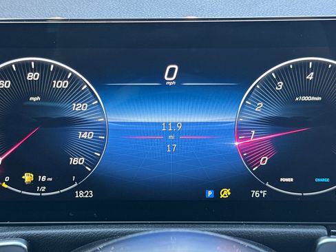 New 2025 Mercedes-Benz GLB 250 4MATIC image 24