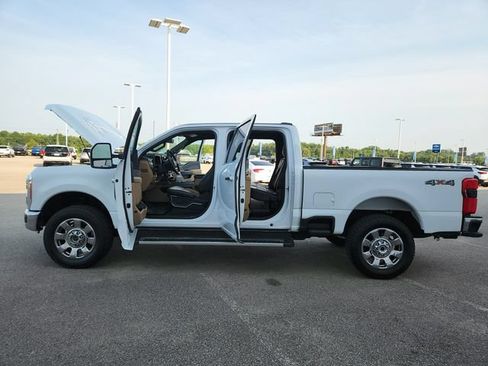 Used 2023 Ford F250 Lariat w/ Chrome Package AWD/4WD image 15