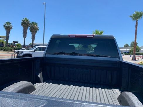 New 2026 GMC Sierra 2500 SLT w/ SLT Convenience Package AWD/4WD image 9