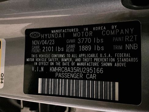 Used 2024 Hyundai Venue SEL image 32