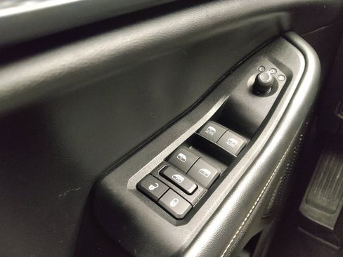 Used 2023 Jeep Grand Cherokee Laredo AWD/4WD image 27