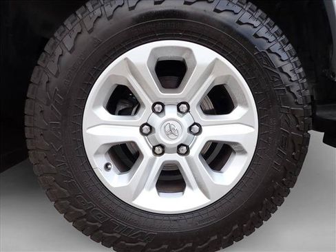 Used 2022 Toyota 4Runner SR5 Premium AWD/4WD image 7