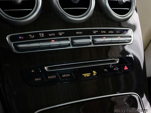 Used 2017 Mercedes-Benz GLC 300 GLC 300 4MATIC SUV w/ Premium 2 Package image 22