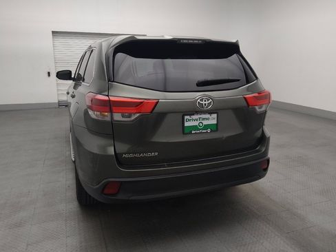 Used 2018 Toyota Highlander LE FWD image 6