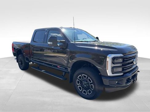 Used 2025 Ford F350 Platinum image 9