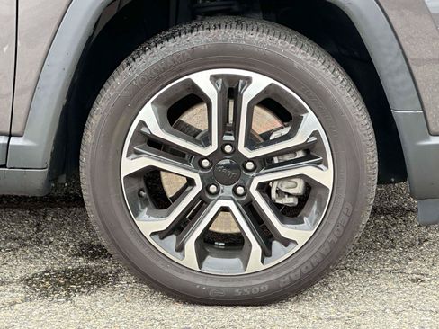 Used 2023 Jeep Compass Limited w/ Sun and Sound Group AWD/4WD image 7