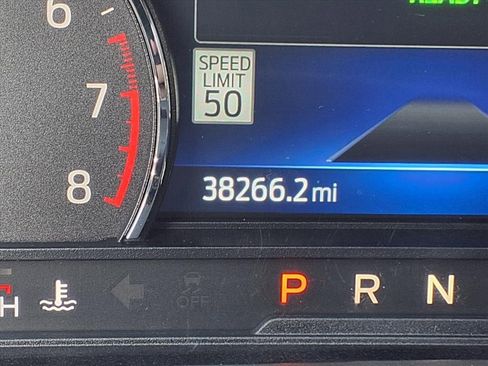 Used 2022 Ford Explorer Limited image 38