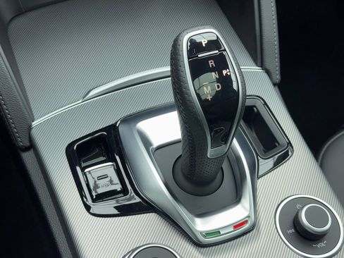 New 2025 Alfa Romeo Stelvio Sprint w/ Convenience Package image 27